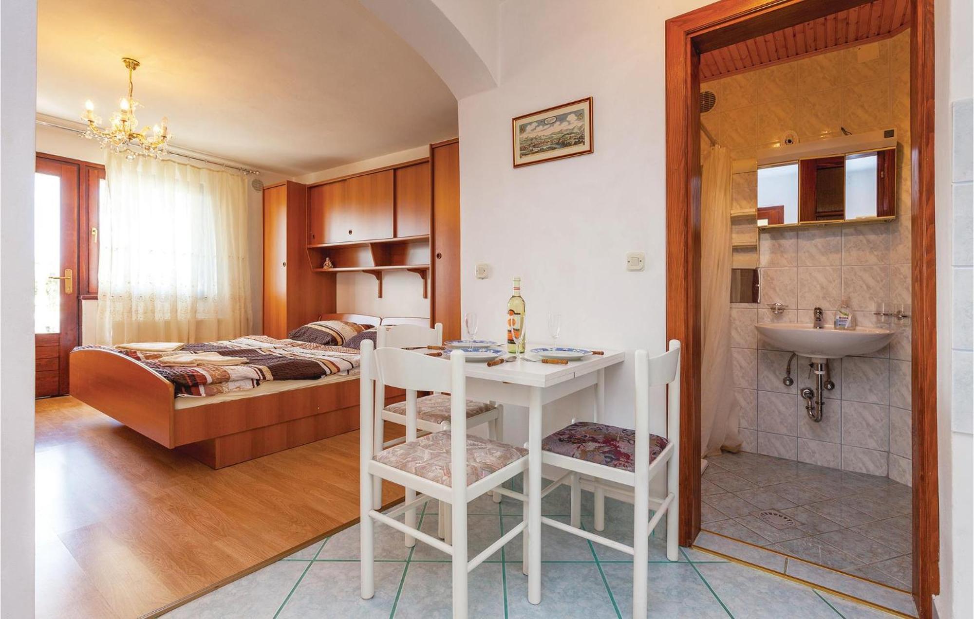 Stunning Apartment In Crikvenica With Wifi Eksteriør bilde