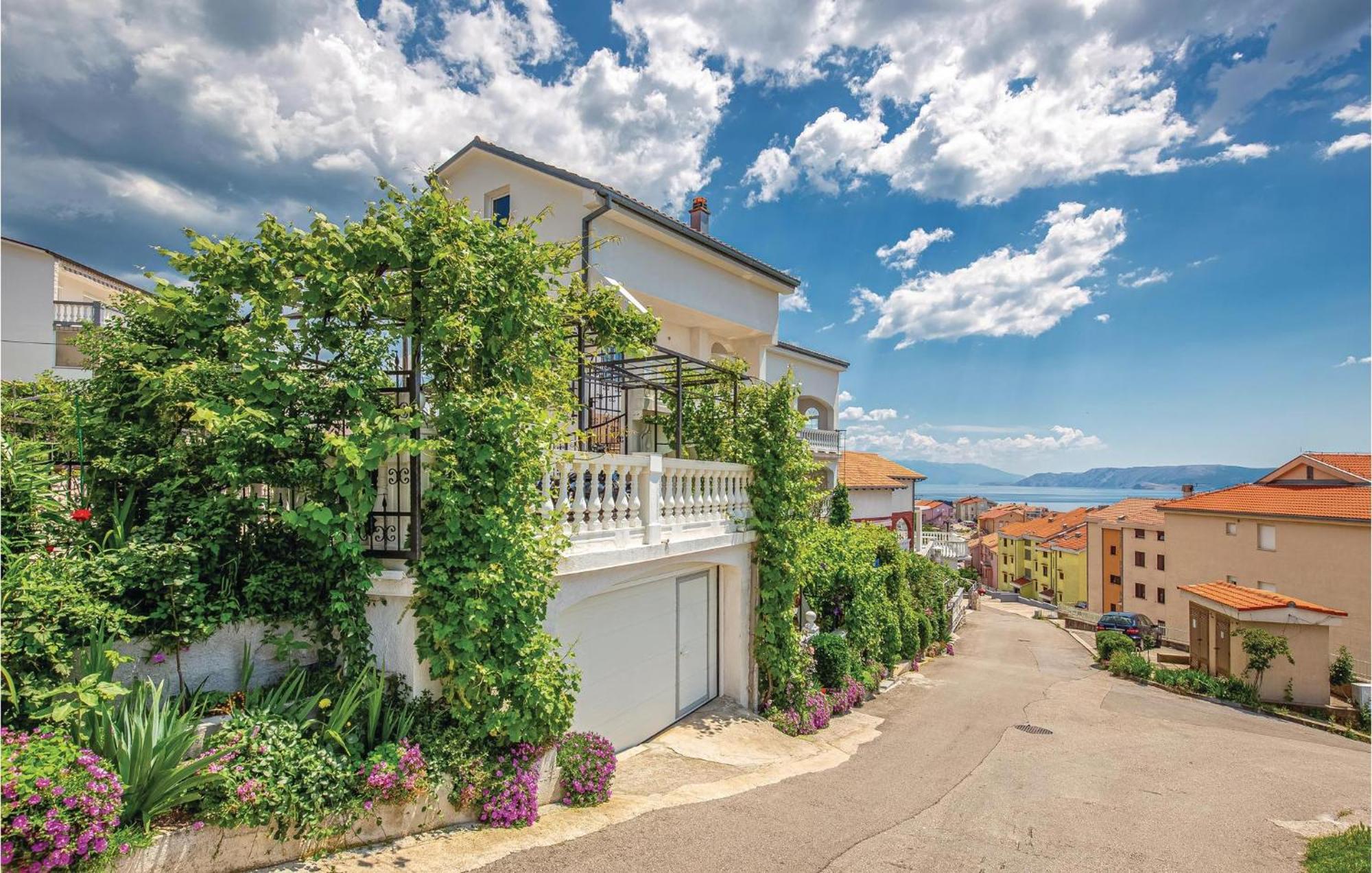 Stunning Apartment In Crikvenica With Wifi Eksteriør bilde